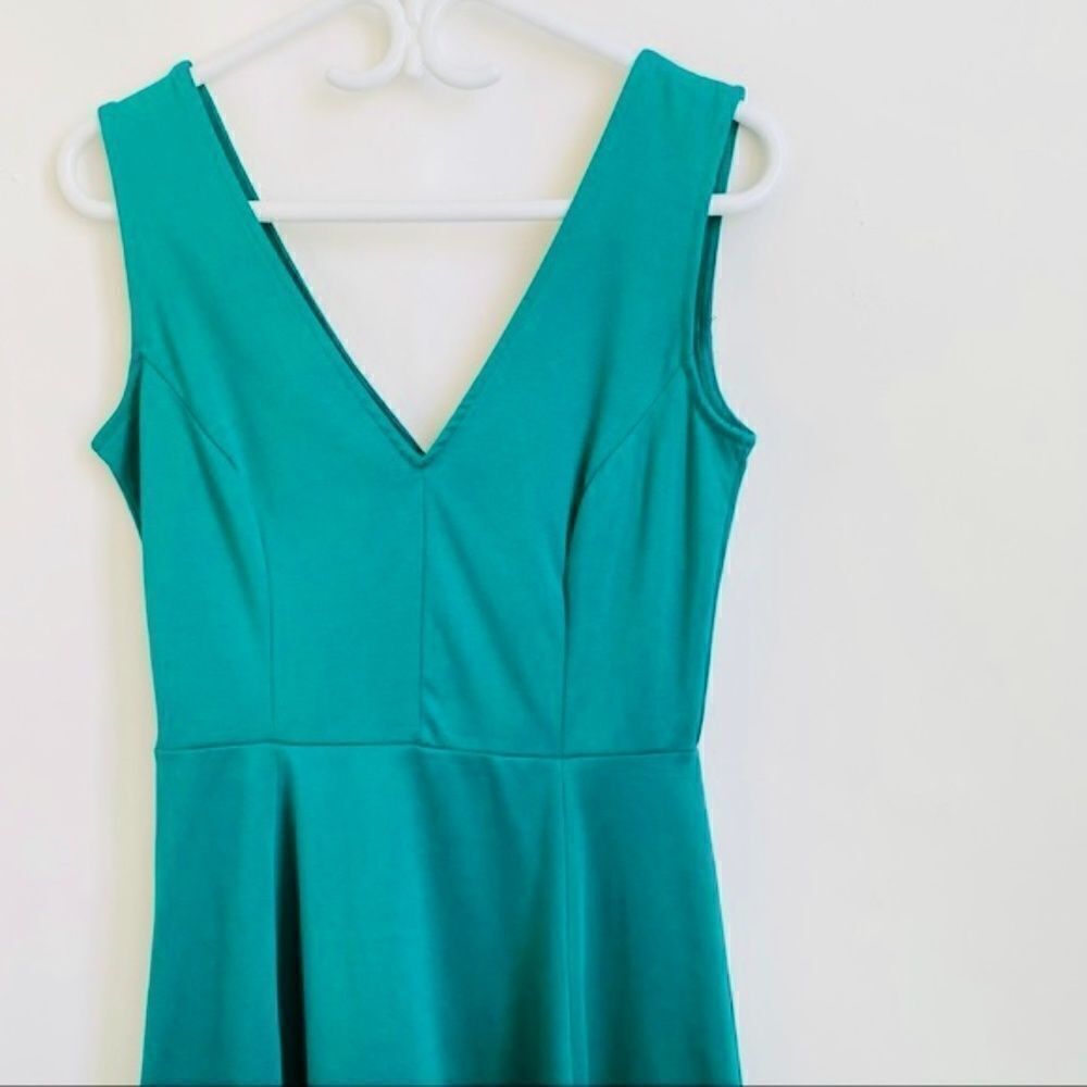 H&M Fit and Flare V-Neck Dress - Picture 2 of 5